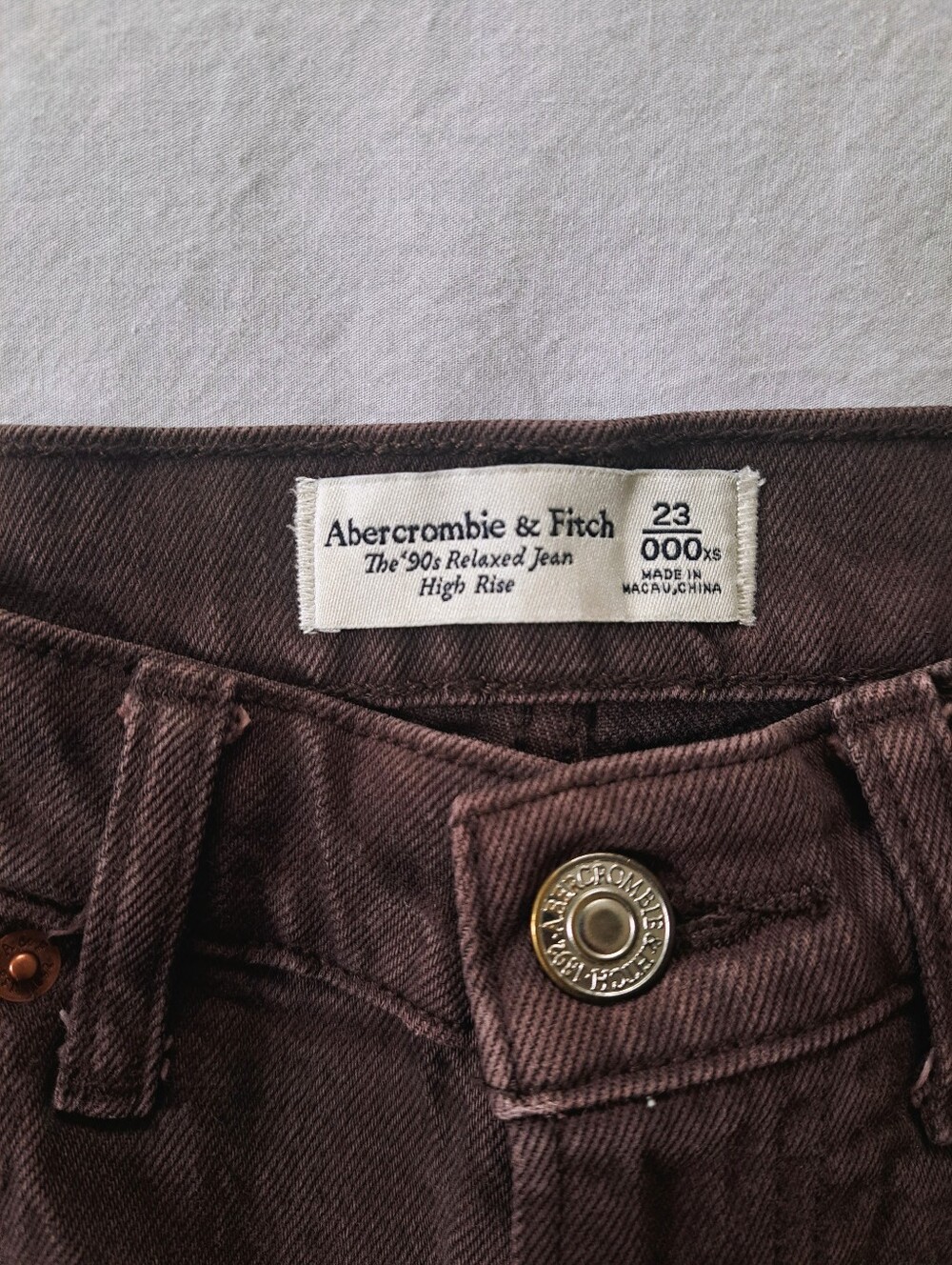 Abercrombie High Rise 90s Relaxed Jean 23 X-Short / 000 XS Brown - Picture 6 of 7